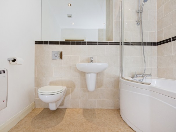 Each apartment for rent at Heritage Court near Sheffield features a high specification bathroom.