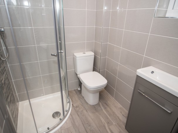 Ensuite bathroom with high quality sanitaryware. Ensuite bathroom with high quality sanitaryware.
