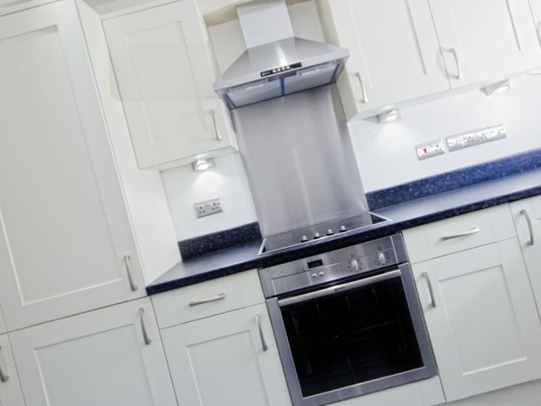 High quality fixtures and fittings throughout including integrated kitchens.