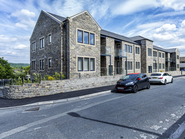 2 Bedroom apartments in Honley