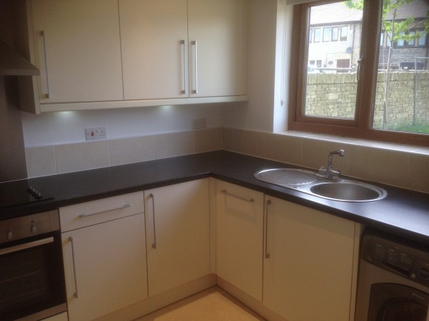Fully fitted kitchen.