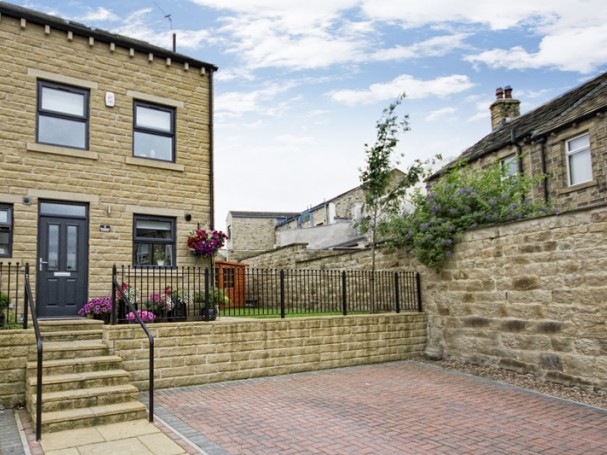 Bradshaw Gardens, Honley - new build homes. Bradshaw Gardens, Honley - new build homes.