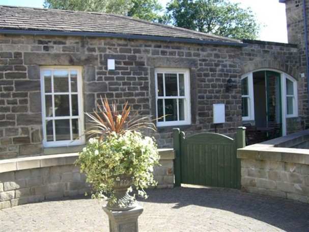 Characterful single storey property near Bretton Country Park. Characterful single storey property near Bretton Country Park.